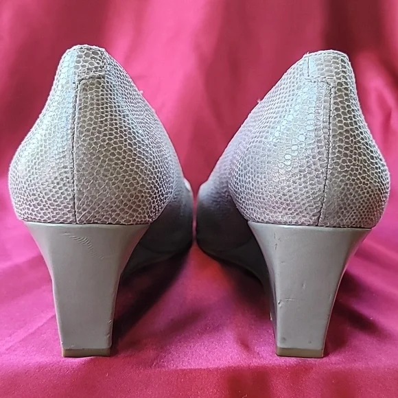 CALVIN KLEIN sz8.5 SUE Neutral Wedge pump peeptoe patent w snake detail - Picture 6 of 11